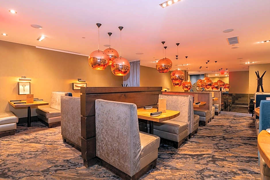 Sandman Signature Edmonton Downtown Hotel