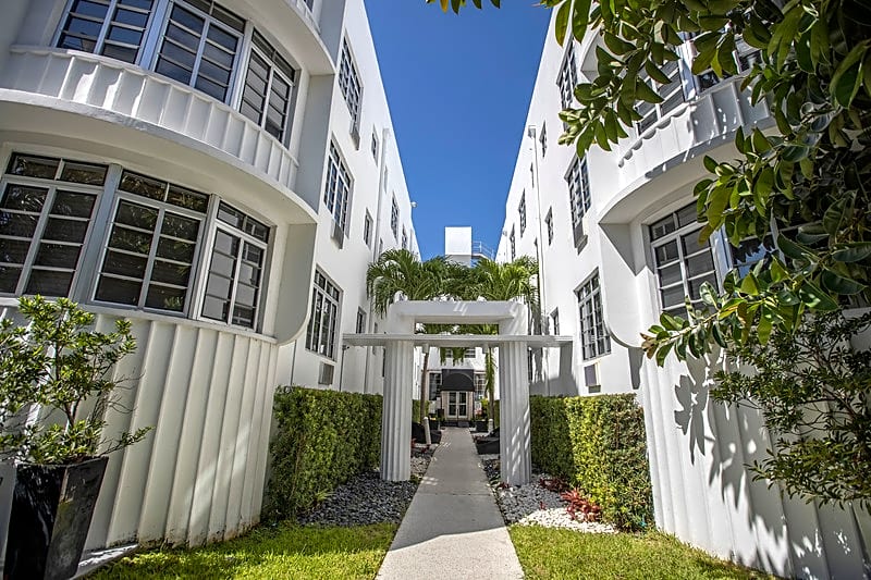 Lincoln Arms Suites