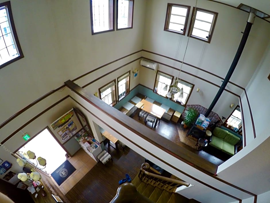 Iza Kamakura Guest House And Bar