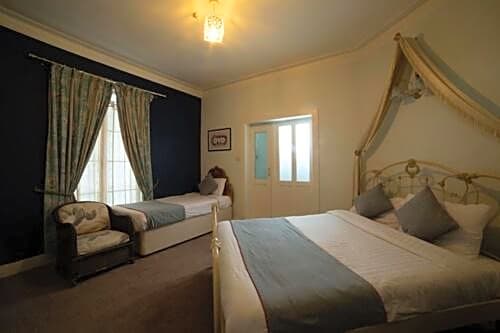 Fines Bayliwick Hotel