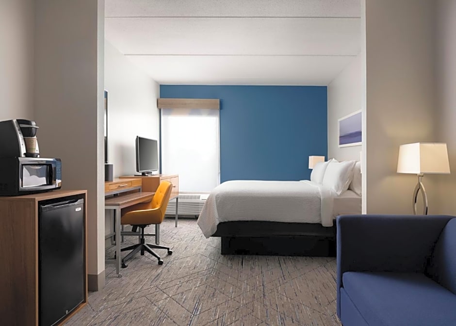 Holiday Inn Express and Suites New Orleans Airport