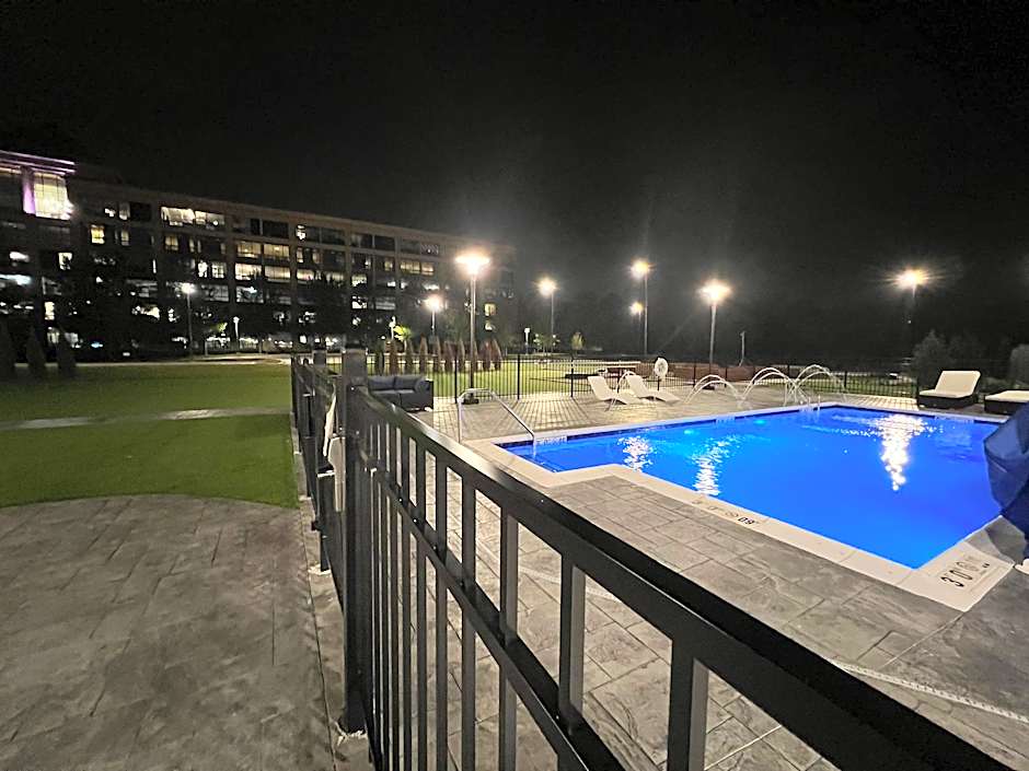 Holiday Inn Express & Suites Chicago Schaumburg By IHG