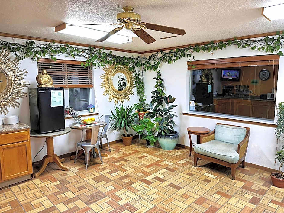Night Inn