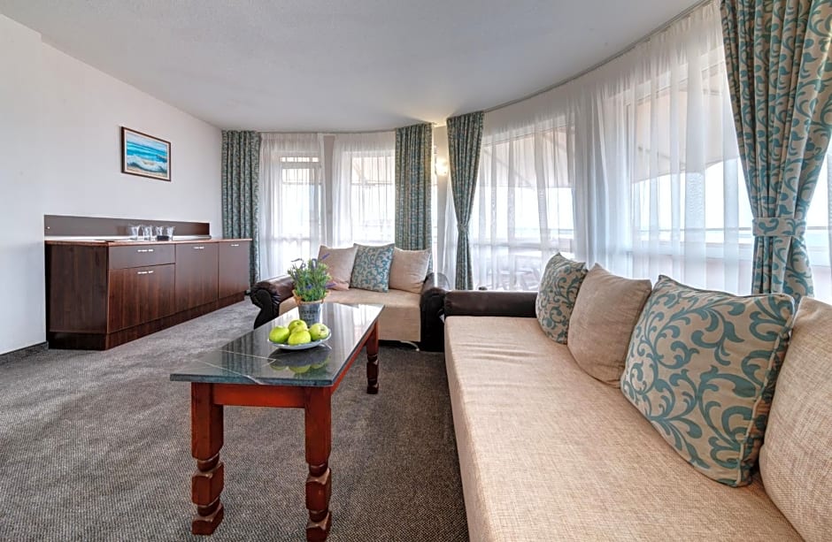 хотел Свети Николай Приморско