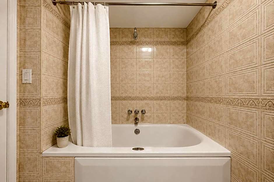 Bay Ridge ApartHotel