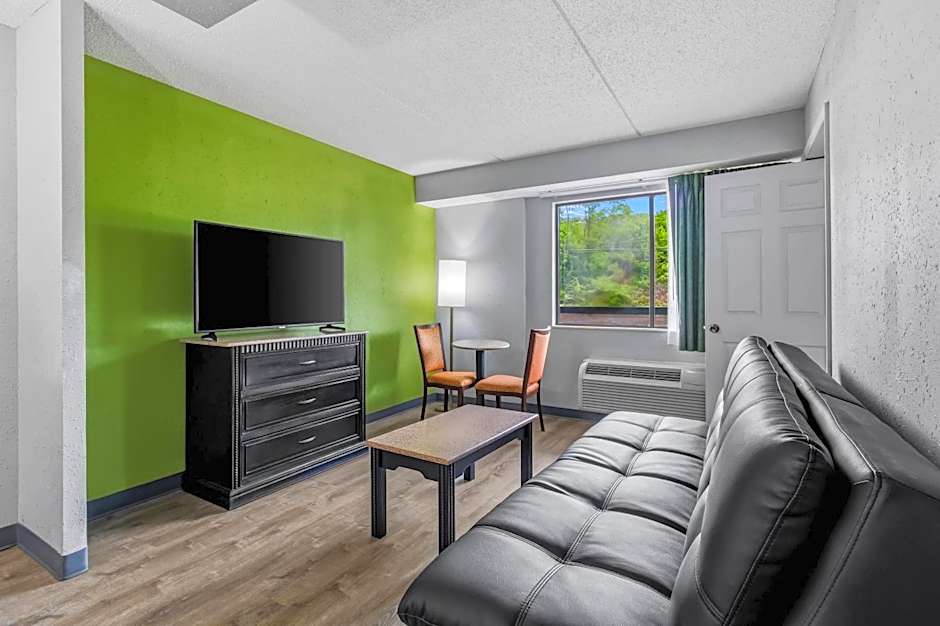 Quality Inn & Suites Gibsonia - Pittsburgh North