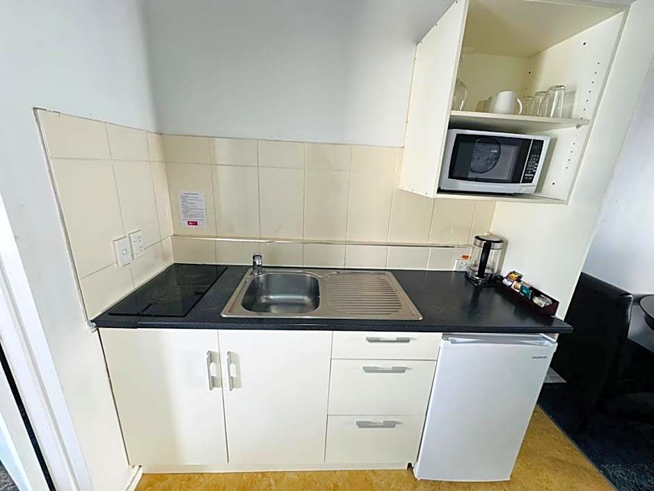 Apex On Fenton Motel