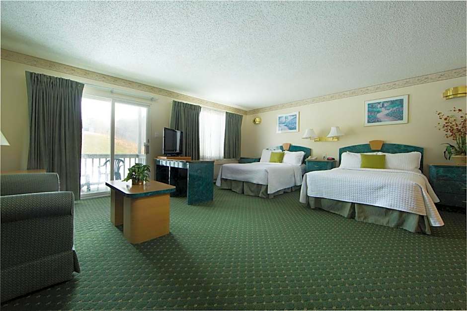 Photo 1 of 2 of 2 Double Beds, Balcony