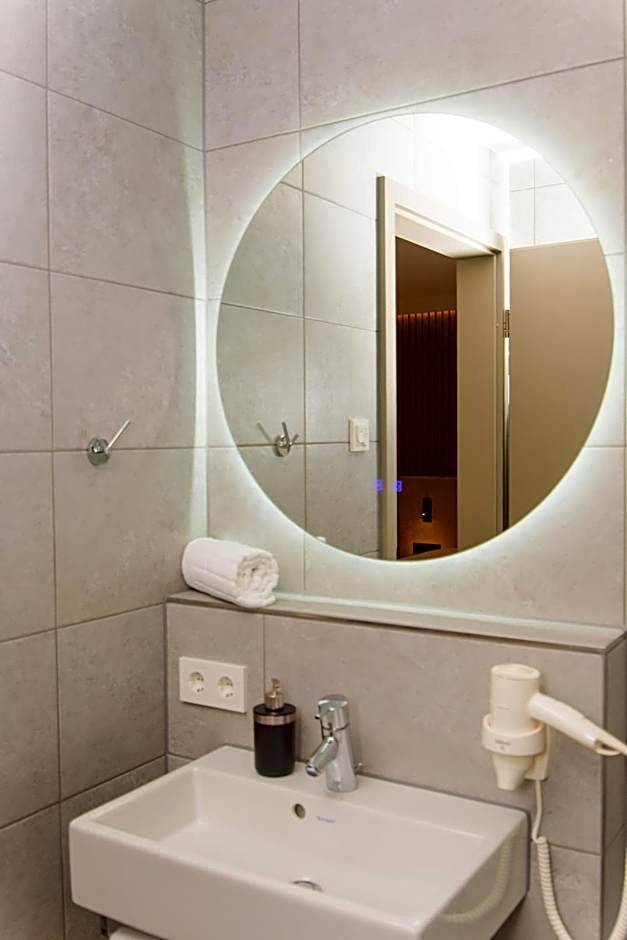 Hotel TwentyFour Living
