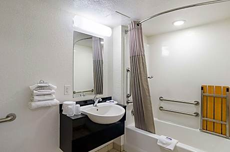 Quadruple Room - Disability Access