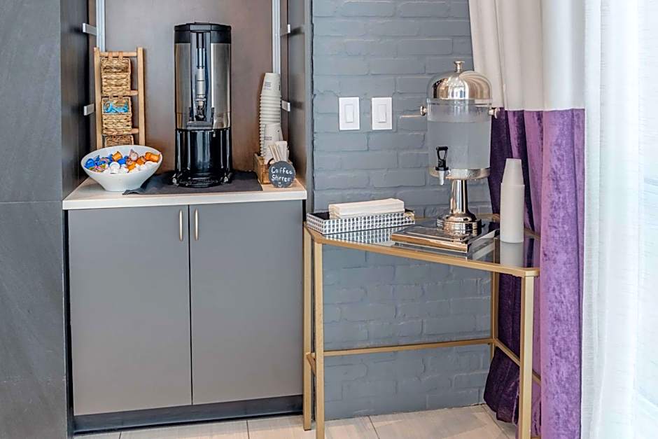 TRYP by Wyndham Savannah