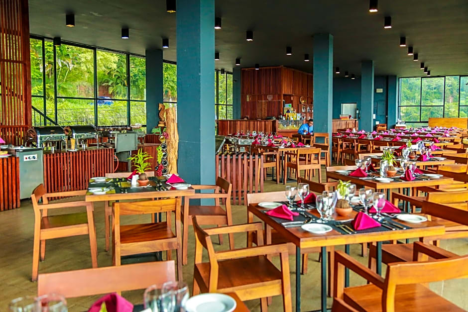 Oak Ray Hotel - Tea Bush Ramboda