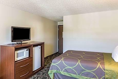 1 Queen Bed, Nonsmoking