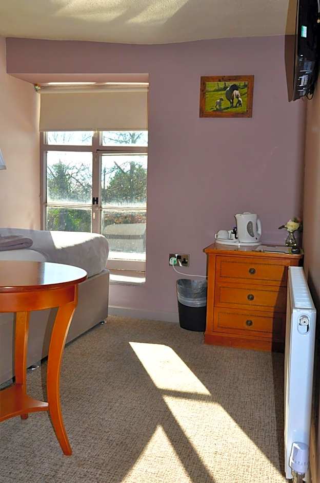 The Hollybush Inn and B&B