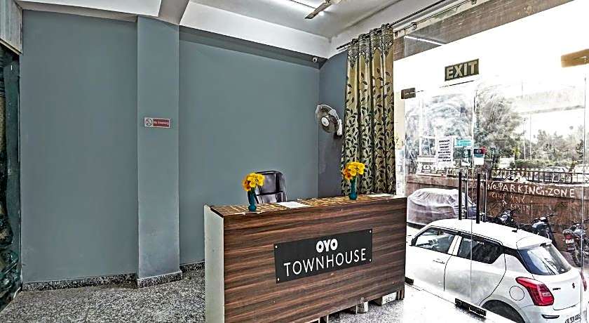 Hotel O The Signature Hotel Near Iskcon Temple Noida