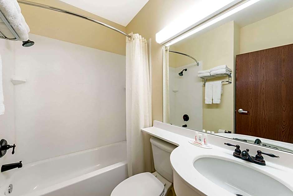 Microtel Inn & Suites by Wyndham Eagle Pass