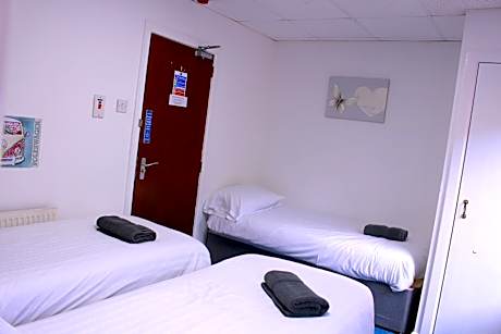 Triple Room with Shower