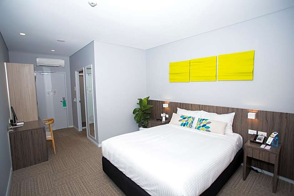 Ibis Styles The Entrance