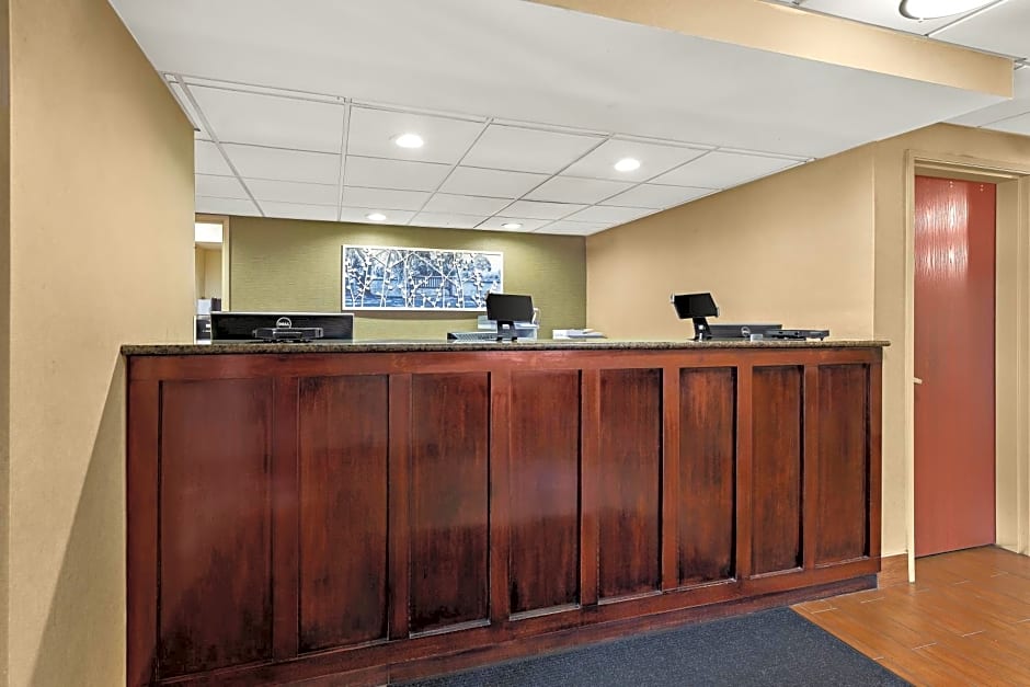 Sleep Inn & Suites near Joint Base Andrews-Washington Area