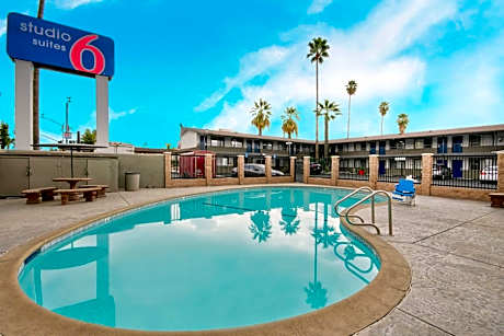 Studio 6 Suites San Bernardino, CA