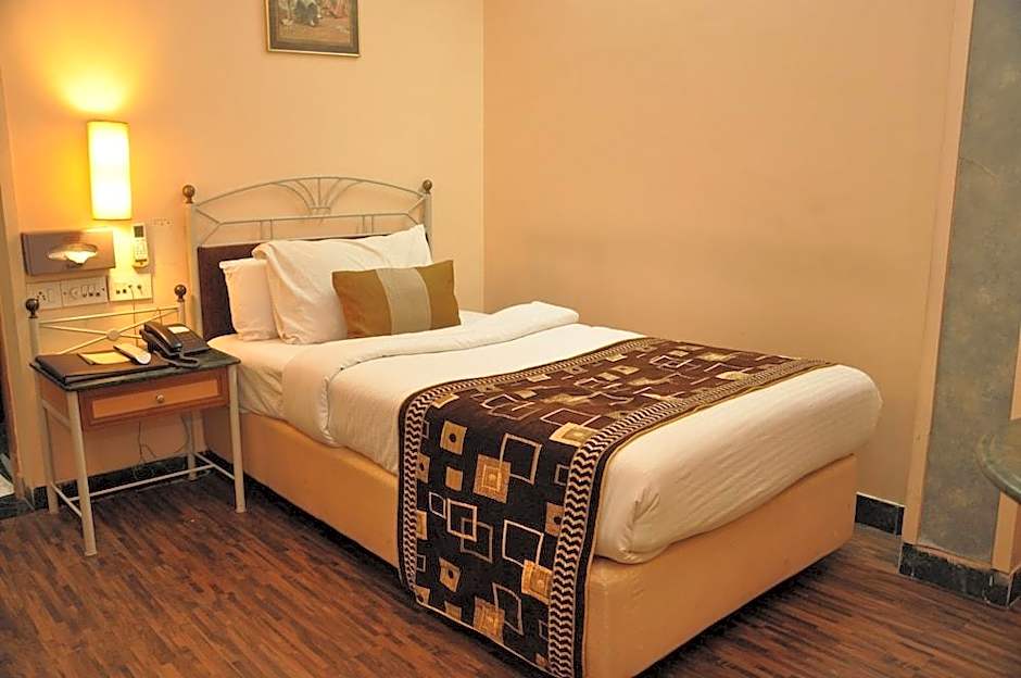 Hotel Gurukripa Daman