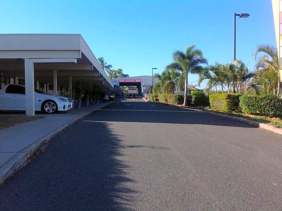 Tannum Sands Hotel / Motel