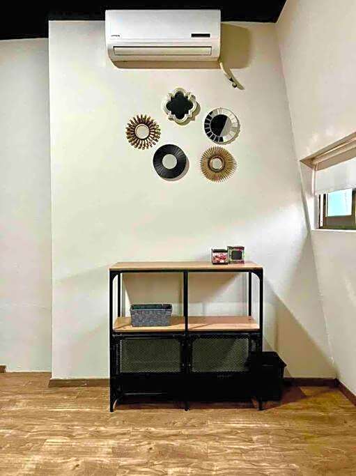 506 Great Location AC 1Bdrm 1bath apt Rooftop