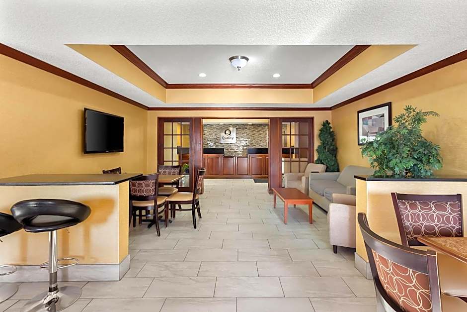 Quality Inn & Suites Niles