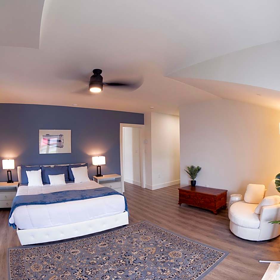 Captain Dan's Sunset Suite