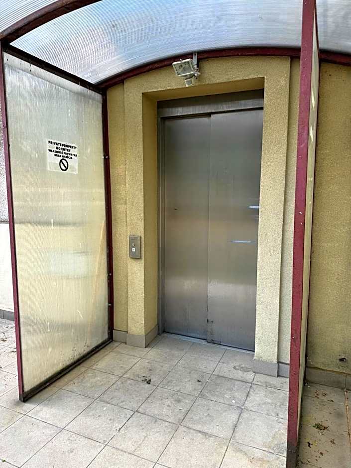 IRIS Aparthotel