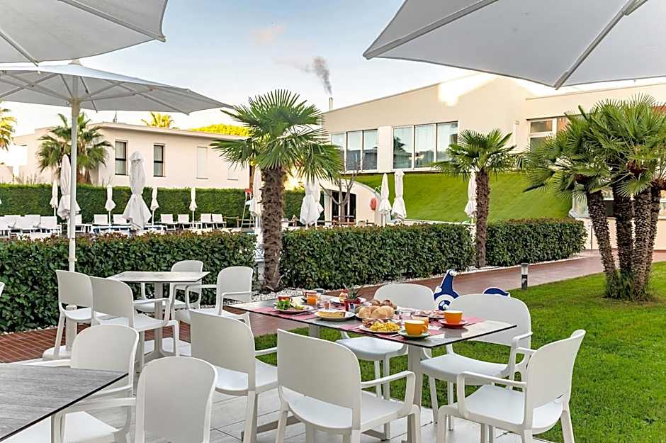 Domino Suite Hotel & Residence
