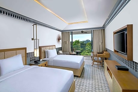 Deluxe Twin Room with Garden View and Balcony