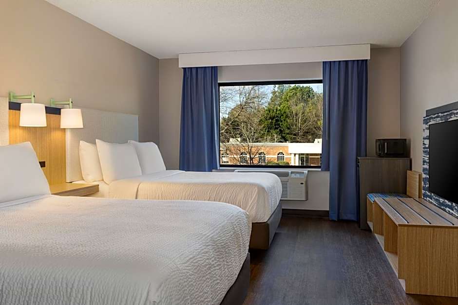 Foto 1 daripada 4 — 2 Queen Beds, Nonsmoking