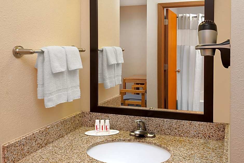 Days Inn by Wyndham Charleston