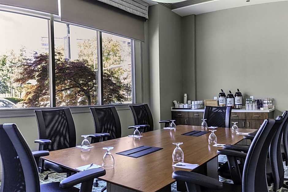 Hampton Inn By Hilton & Suites Arlington Crystal City DCA