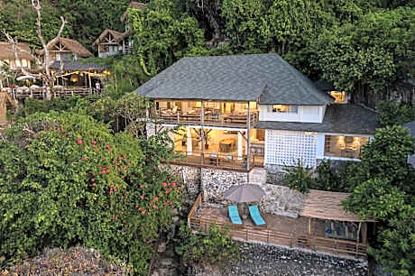 Villa Ayunan 3 BR on Bingin Beach