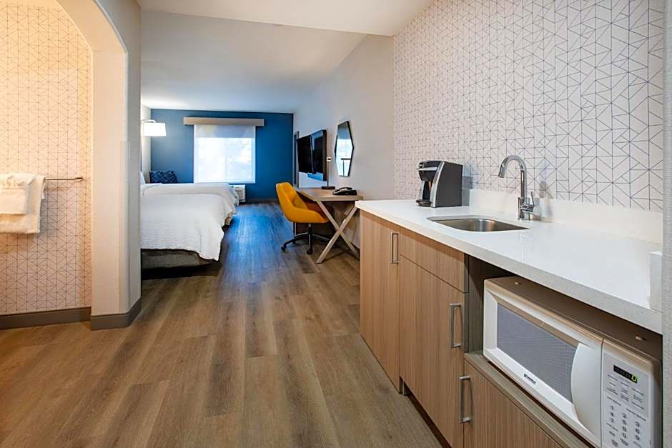 Holiday Inn Express Lathrop - South Stockton By IHG