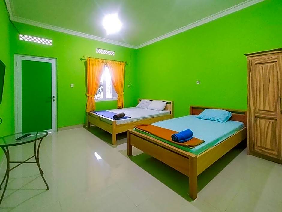 Villa Batu Tua Puncak Mitra RedDoorz