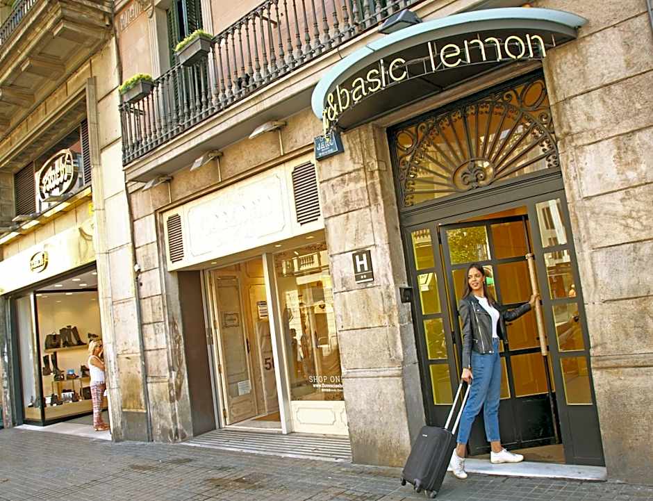 Chic & Basic Lemon Boutique Hotel