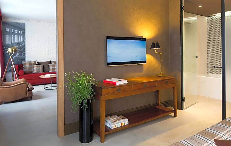 Photo 1 of 7 of Urban Suite