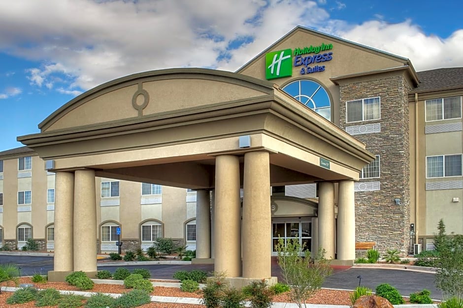 Holiday Inn Express Hotel & Suites Carlsbad