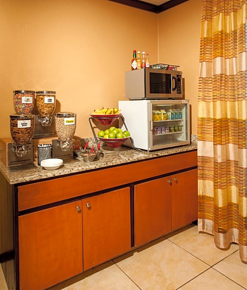Fairfield Inn & Suites by Marriott Brunswick Freeport