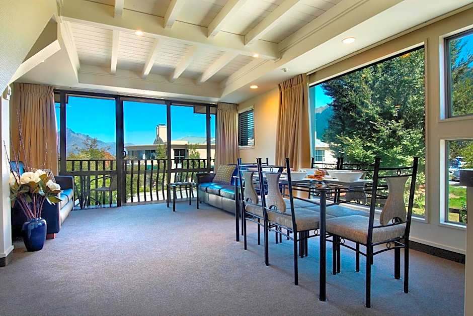 Hurley's of Queenstown