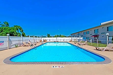 Ramada by Wyndham Vineland Millville Area