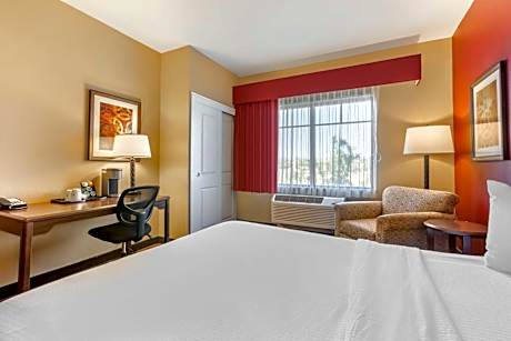 2 Queen Beds Non-Smoking Microwave And Refrigerator Wi-Fi Full Breakfast
