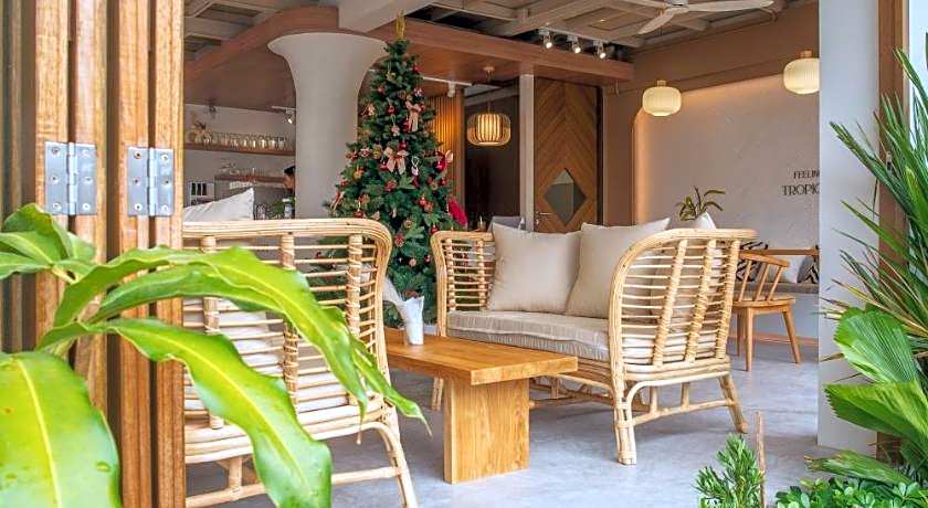 Tonsai Tropical Phi Phi Island