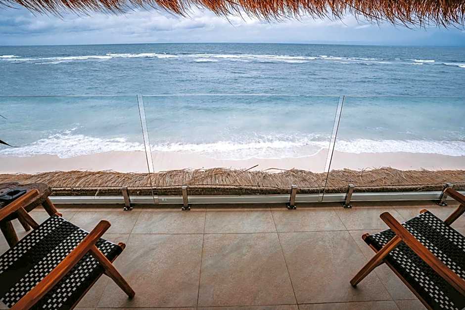 Legends Beachfront Resort – Uluwatu, CO