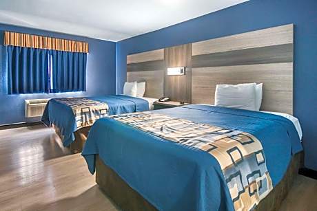 Queen Suite with Two Queen Beds - Non-Smoking