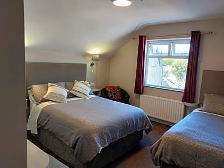 2 Beds