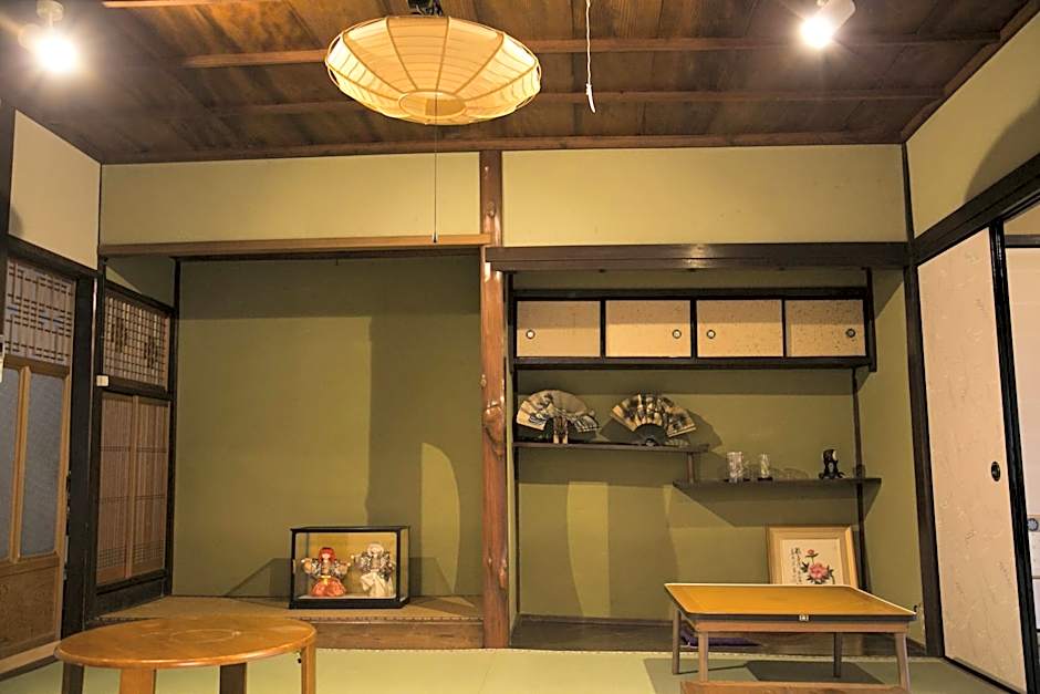 Female-Only Guesthouse Tomari-ya